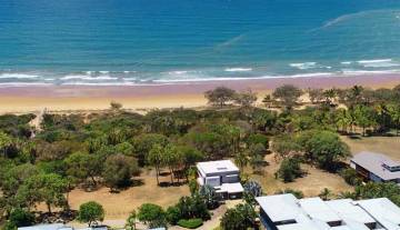 beachfront-in-agnes-water-5.jpg